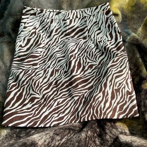*ATTENTION* Pencil Zebra print Pocketed Skirt 🦓🤎 size 12